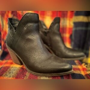 Crown Vintage Booties